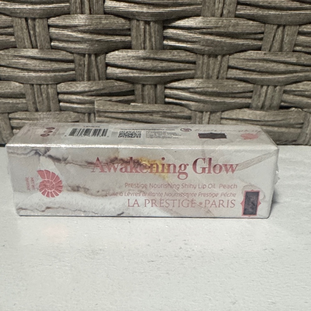 Awakening Glow Lip Oil by La Prestige Paris- Peach